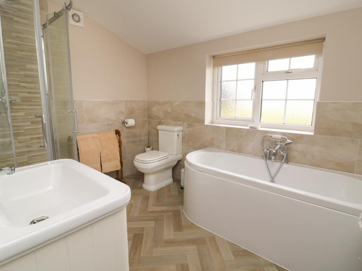 2 Crosslands Villa Йорк Екстериор снимка