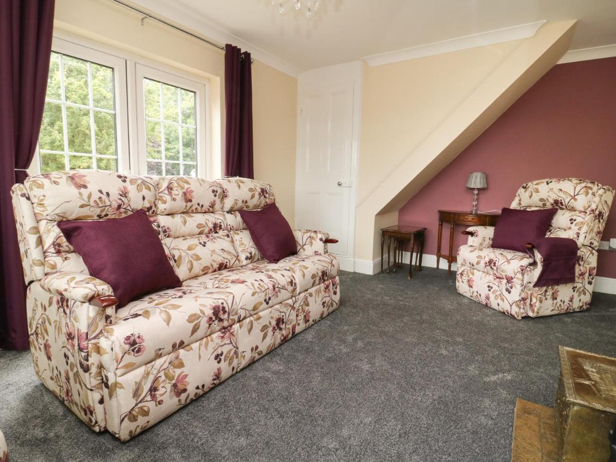 2 Crosslands Villa Йорк Екстериор снимка